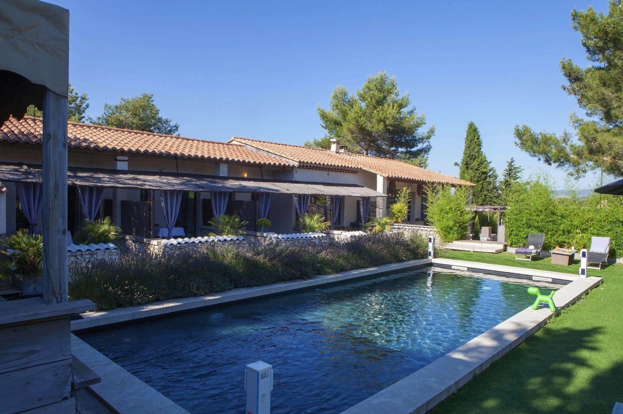 L'Auberge De L'Aubergine Eygalieres (Bouches-du-Rhone) Bagian luar foto